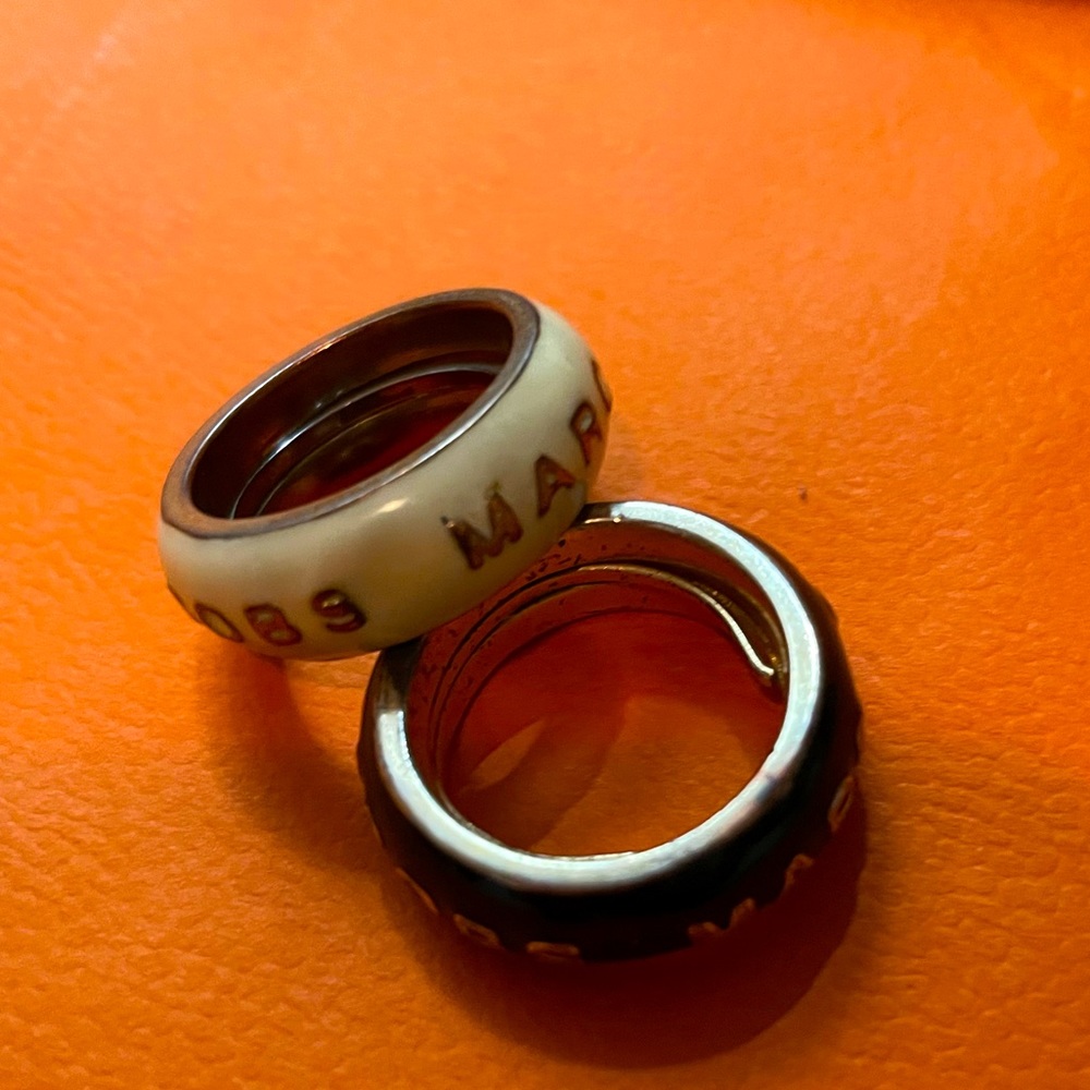 Marc by Marc Jacobs Logo Rings Creme and Black 7
